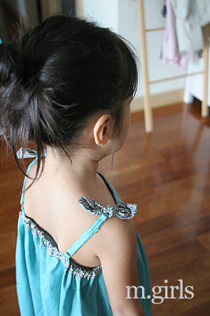 エメラルドグリーンのワンピース